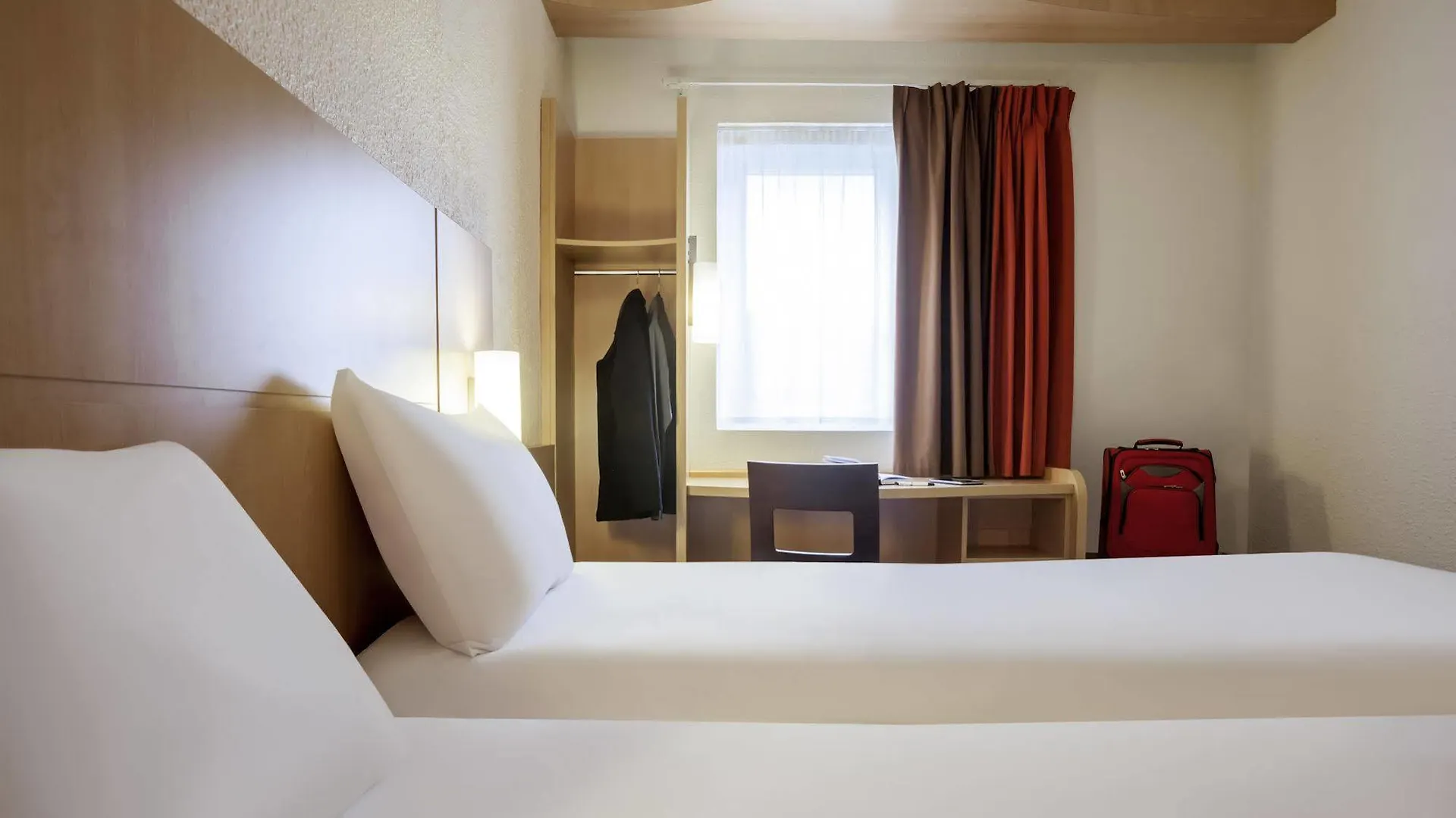 ibis Paris Gare de Lyon Ledru Rollin Otel 3*,  Fransa