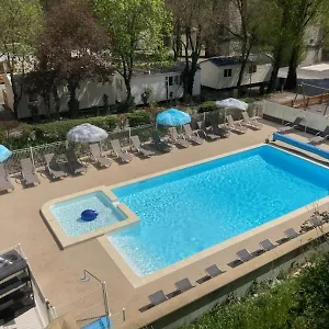 *** Camping Les Rives D'auzon France