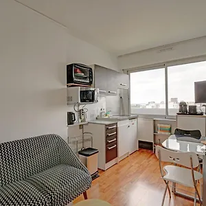 Pour 4 Personnes Proche Des Buttes Chaumont Appartement